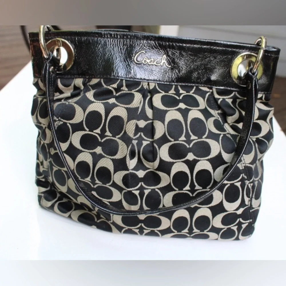 Coach signature logo shoulder bag